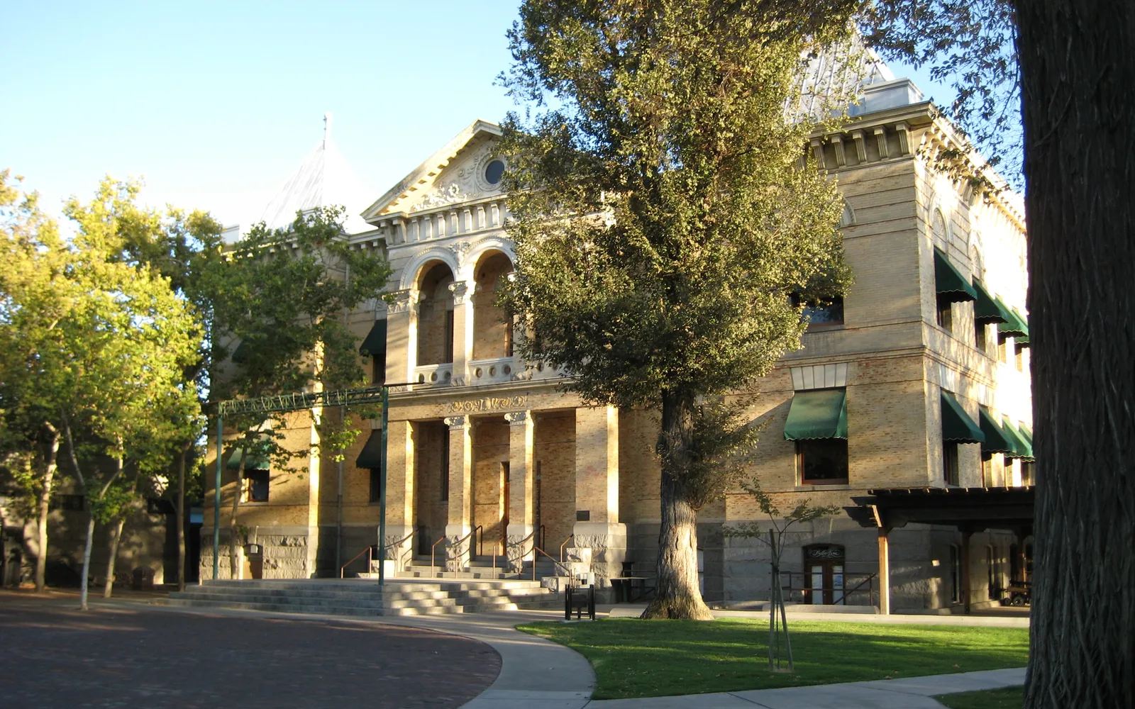 The Kings County Courthouse building in Hanford, a Classical Revival structure listed on the National Register of Historic Places